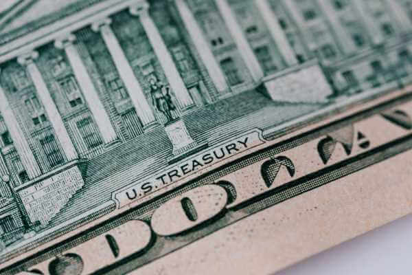 Money Creation By Banks and Quantitative Easing By The Fed